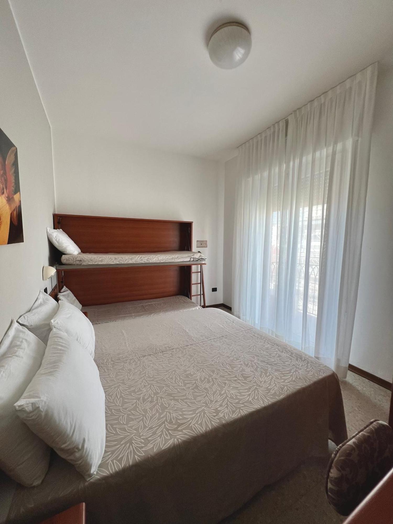 Hotel B&B Ardea Rimini Bagian luar foto