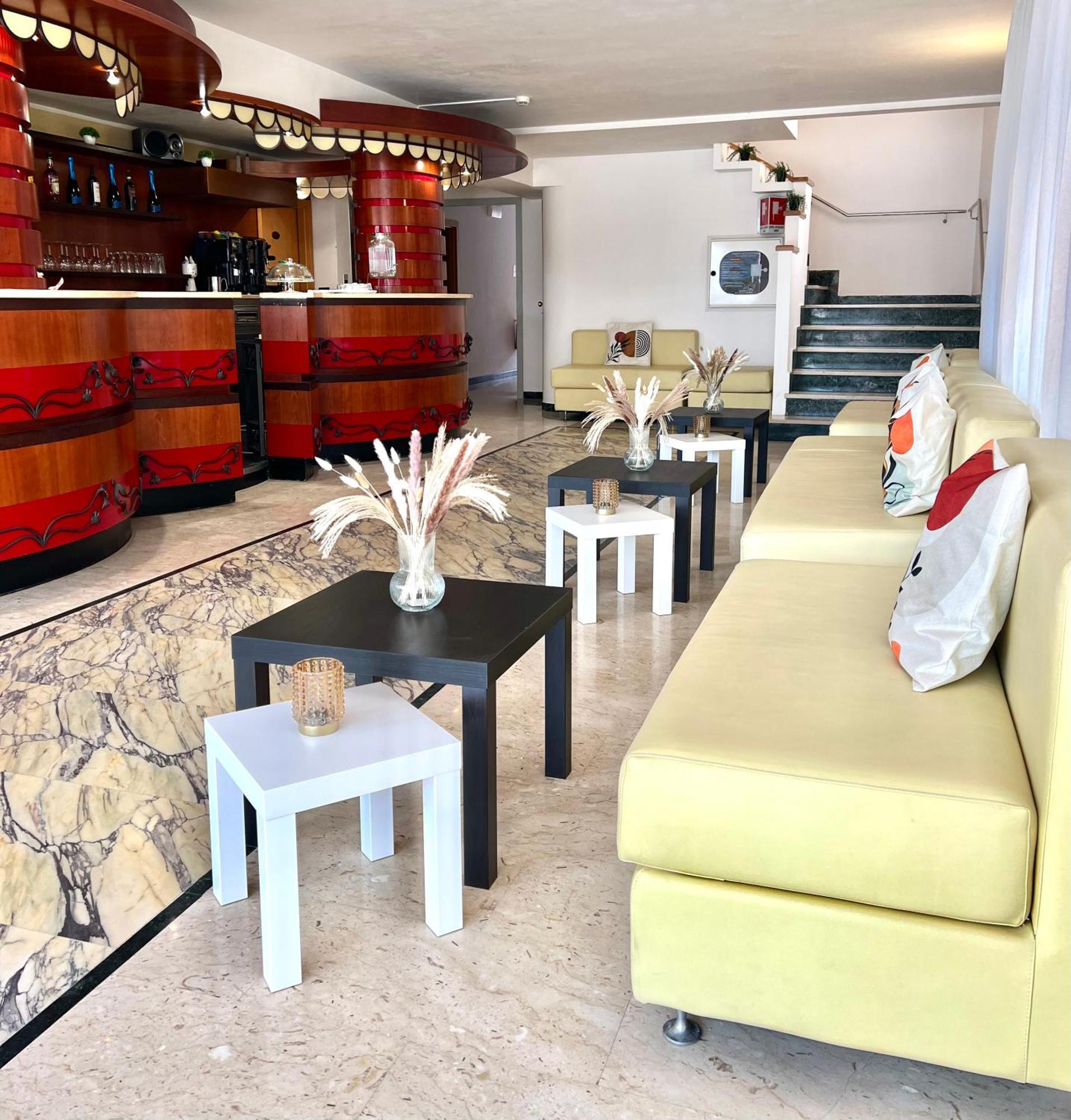 Hotel B&B Ardea Rimini Bagian luar foto