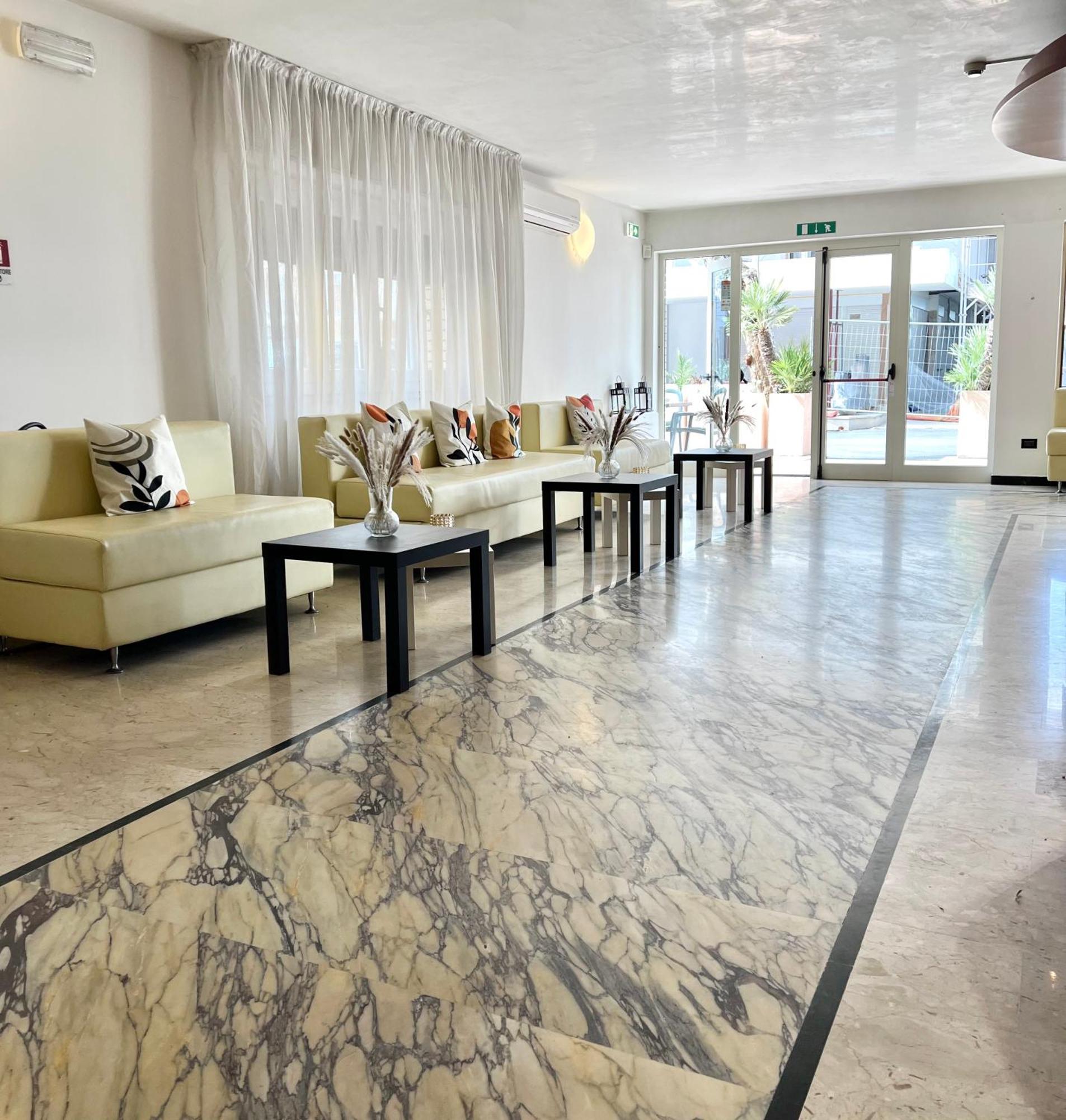 Hotel B&B Ardea Rimini Bagian luar foto
