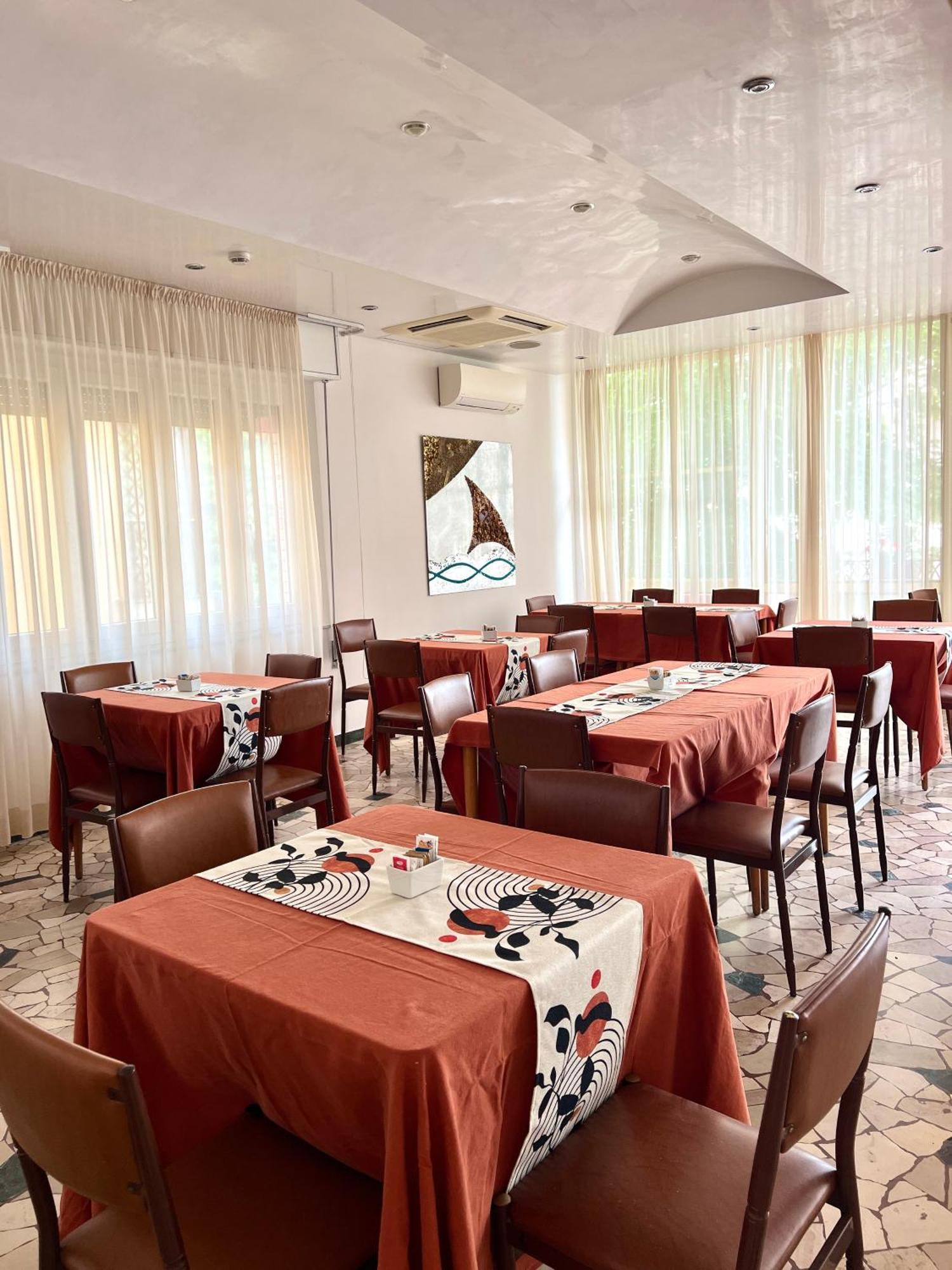 Hotel B&B Ardea Rimini Bagian luar foto